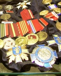 
Pic.8-7 Some of the medals Kalashnikov was honored with. 

 