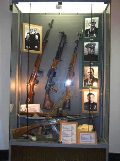 

Museum of Kalashnikov. Left to right: SVT-40, RPD-44 (light machine gun by Degtyrev),SKS-45 (Self-loading carbine by Simonov)Bottom: Submachine gun by Degtyarev, with bipod.Above it: Assault rifle by Sudayev, 1944 (prototype).

